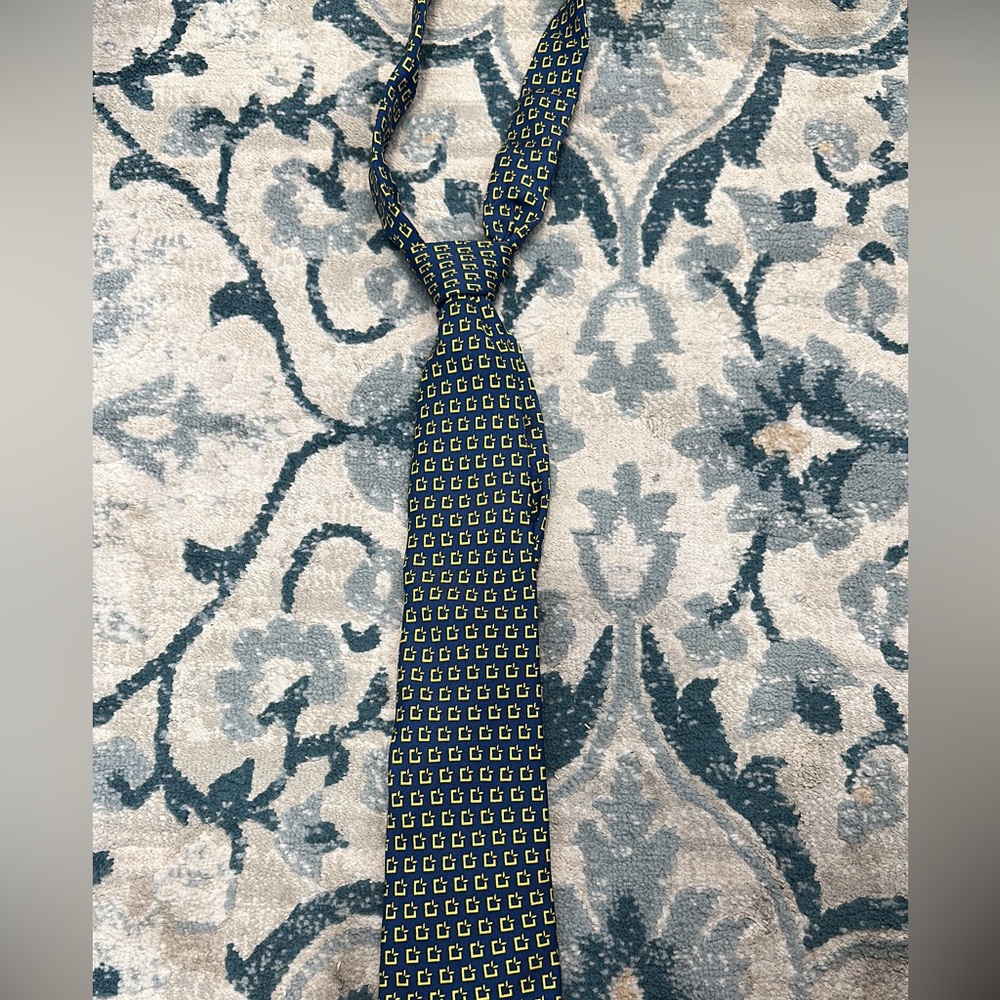 Vineyard Vines Tie